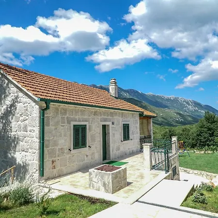 Hause Monteneze * Zagvozd